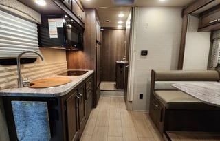 2019 Jayco Melbourne 24K