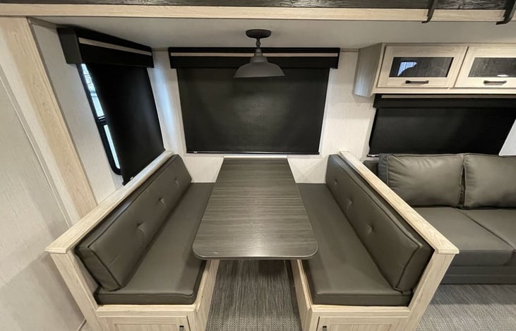 Dinette converts to full sized bed