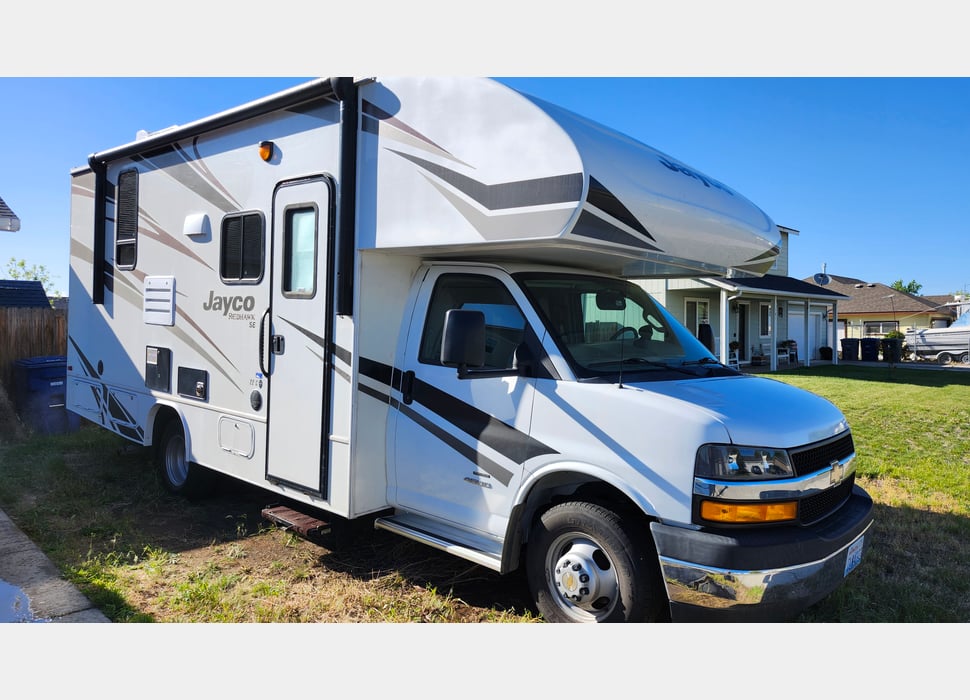 Class C Motor Home rentals in KENNEWICK