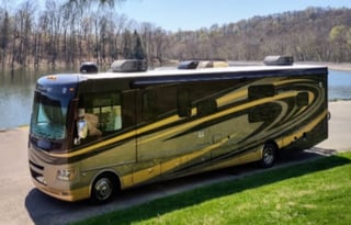 "Vrbo on the Go" with Outdoor Kitchen & TV