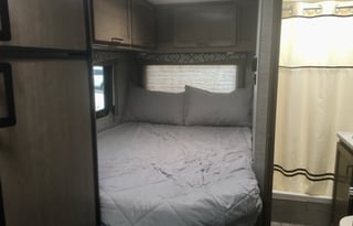 2021 Thor Motor Coach Quantum SE SE22 Ford