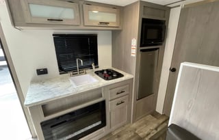 2024 Coleman Lantern 17B - Sleeps 5