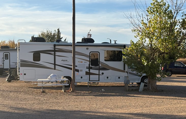 Fits easily in pull through or back-in spots