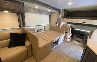 Sleeps 8 ~ 2 FULL baths! - FINDING CLARA-T!