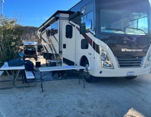 Thor Motor Coach Windsport 35M