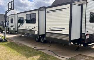Cleaton RV Rental - 2020 Palomino Puma 32RBFQ