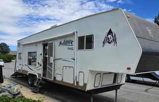 2004 Wanderer Wagon Toy Hauler 32FT Playa Friendly