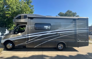 2022 Winnebago Navion 24D