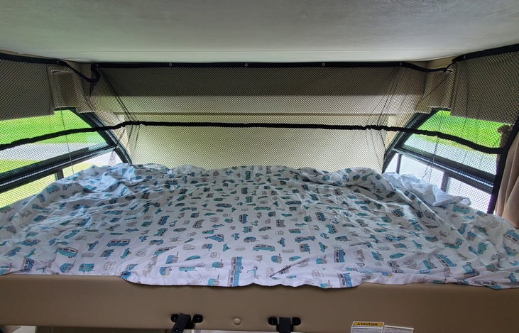 another pic of upper bunk