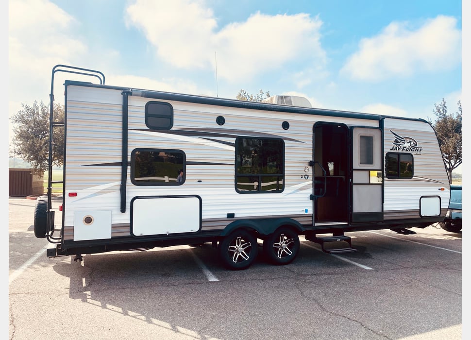 Travel Trailer rentals in Irvine