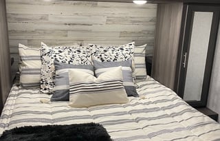 2021 Kodiak Ultra-Lite 332BHSL Huge Bunkhouse