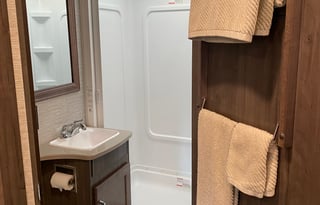 "Co-Pilot Cruiser" 2022 Winnebago Vista 27P