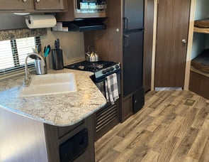 Keystone RV Hideout 26LHSWE