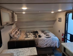 Dutchmen RV Coleman Lantern LT Series 17BH