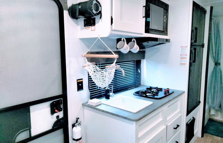 Kitchen / portable bluetooth speaker