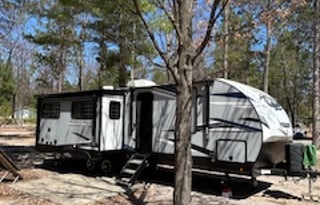 2021 Alpha Wolf 26RL-L DELIVERY ONLY!!!Glamping!!!