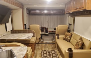 2018 Coachmen Pursuit 27DS Sleeps 8