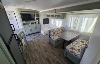 Spacious Family Bunkhouse • 2 BATHROOMS • 2 A/Cs