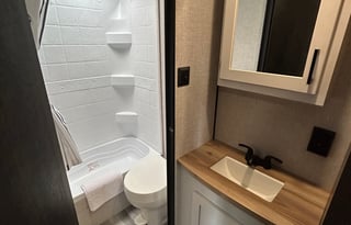 2025 Starcraft 24ft. Traveltrailer- Jeep available