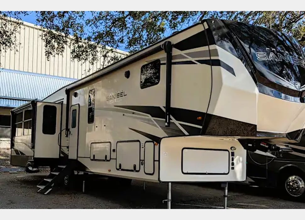 Fifth Wheel rentals in Sebring