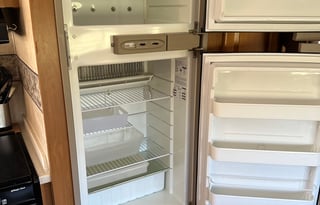 Large Camper - Vacation Ready/Full of Amenities