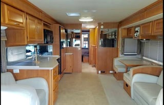 This RV Is For Delivery/Set Up Local Use Only