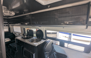 SPACIOUS 2015 Airstream