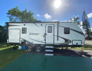 CrossRoads RV Sunset Trail Super Lite SS222RB