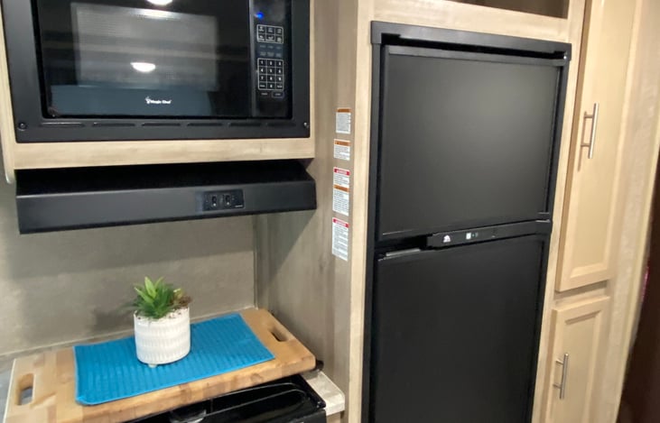 Freezer and refrigerator keep everything nice and cold.