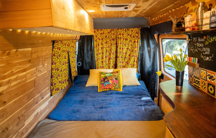 Cozy full size futon bed