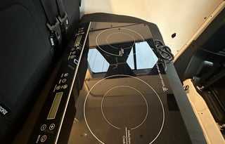 2023 Vast Overland **OFF GRID** SEATS/SLEEPS 4