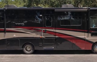 The Vista Villa: Triple Slide Family Suite