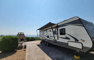 Large Shower☆Outdoor kitchen☆Slide out☆ BUNKS