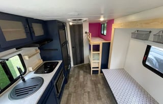 85 weekday special light, sleeps 5 2022  R Pod