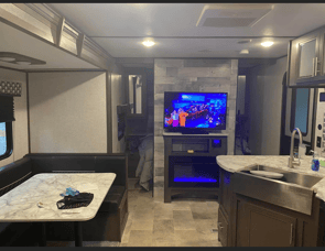 Dutchmen RV Coleman Lantern Series 244BH