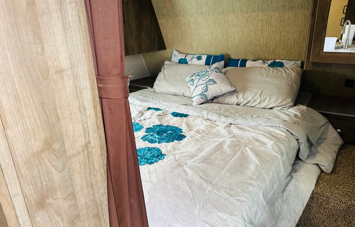 Master bed, right side