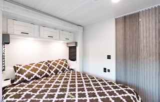 2022 EAST TO WEST Entrada 2900DS