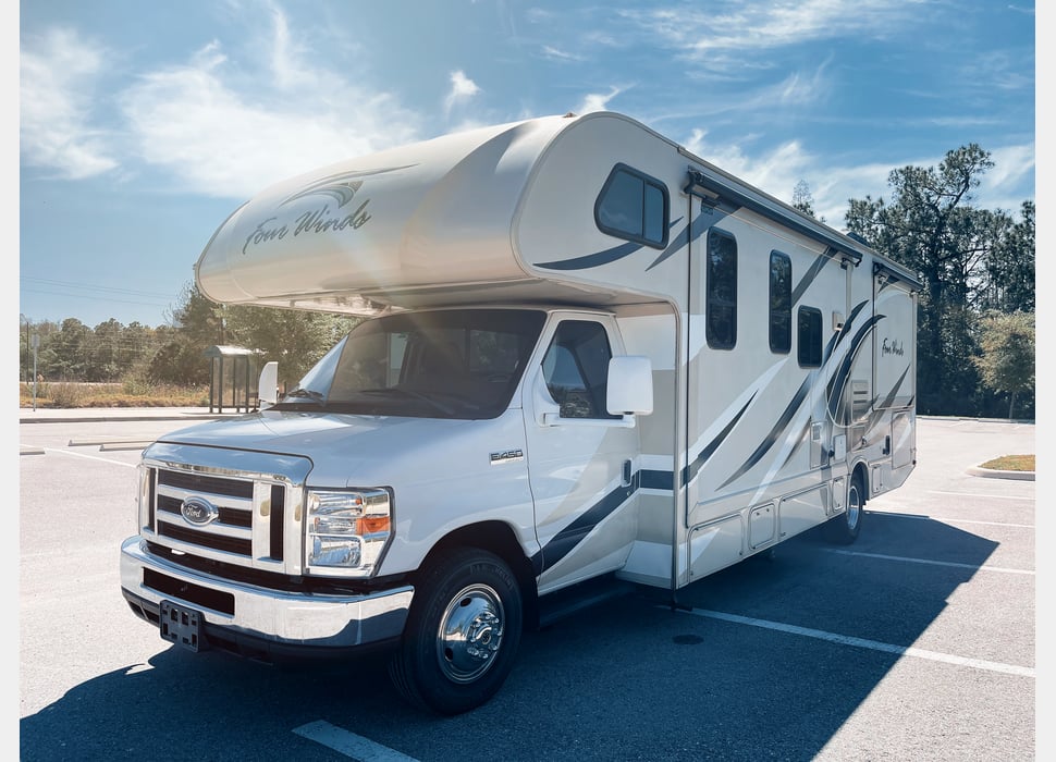 Class C Motor Home rentals in Middleburg