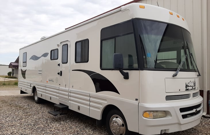 We deliver our motorhome with in 100 miles of our home in Centerville Iowa! We love her custom exterior paint and her unique decals! 🥰