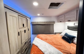 The ULTIMATE Coach - 2023 Sunseeker 3250DSLE