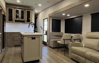 Lakeside Leisure 2026 5th Grand Design Fifth Wheel