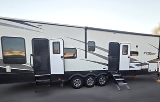 2021 Keystone Impact Fuzion 415