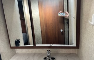 32ft. Luxury RV-Pure Glamping kid & pet approved