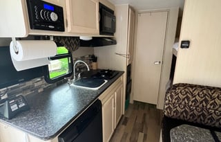 2017 Winnebago Micro Minnie 1700BH