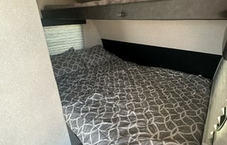 Cozy Camper for 3-4 Adventurers! Pet Friendly!