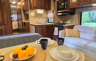 "Flora" is ready for Family Fun! 32ft Sunseeker