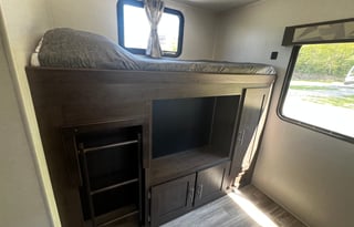 2020 Fully Furnished Bunkhouse