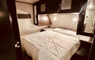 3 slides, Sleeps 10, 2 bedroom, Outdoor kitchen