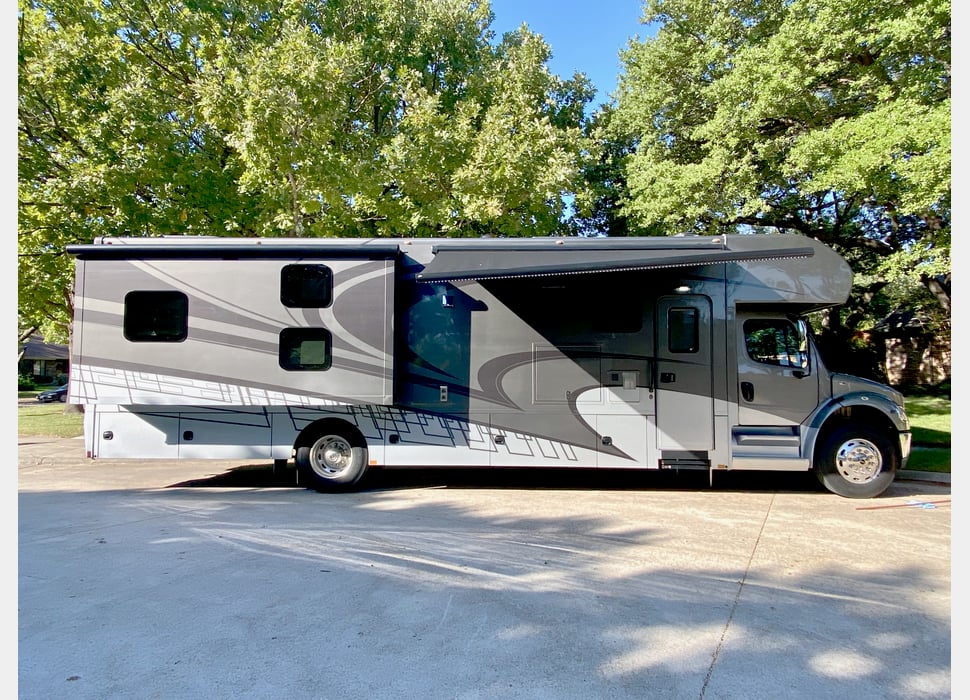 Class C Motor Home rentals in Celina