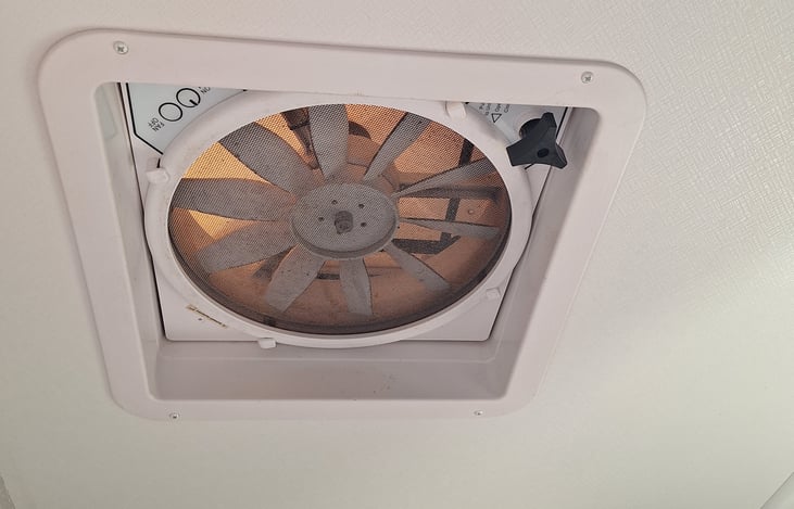 Bathroom exhaust fan
